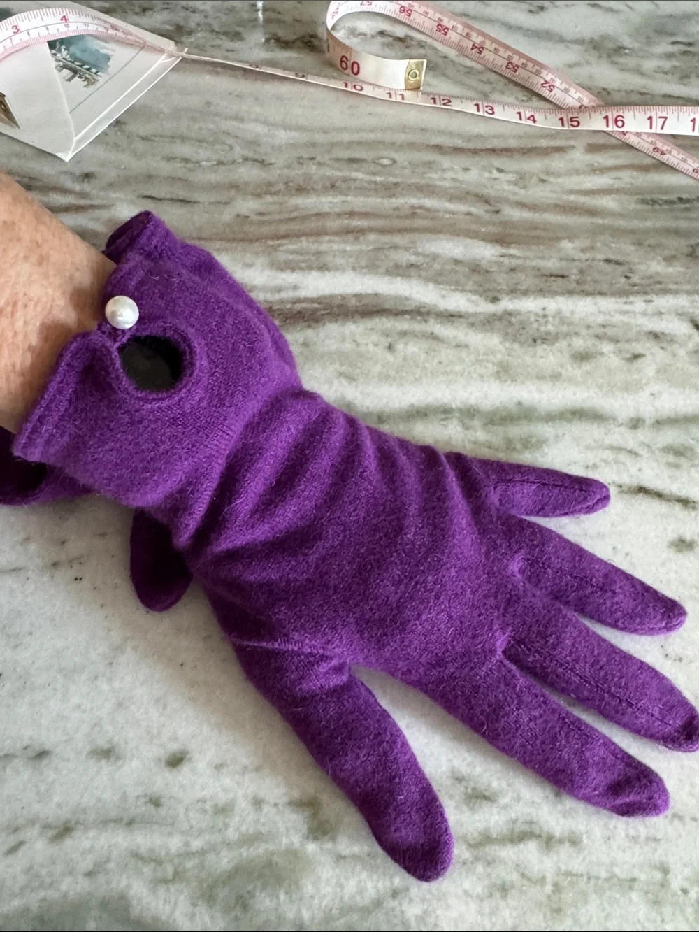 Banana Republic Deep Purple Lambs Wool Blend Gloves